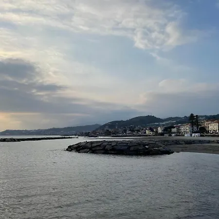 Apartament Casa Del Cardinale Santo Stefano al Mare
