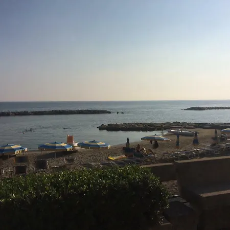 Casa Del Cardinale Apartment Santo Stefano al Mare
